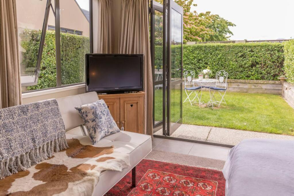 Private, Tasteful Studio Apartment Wanaka Ngoại thất bức ảnh